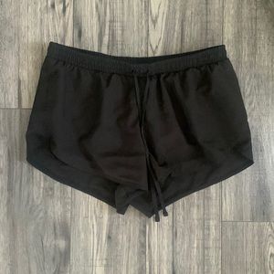 Womens Old Navy active shorts.